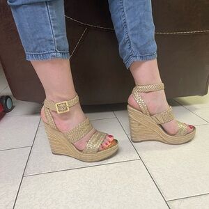 Michael Kors gold woven wedge heels size 5.5